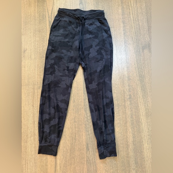 Lululemon Ready to Rulu Jogger-Size 4-Color: Heritage 365 Camo Deep Coal Multi - Picture 4 of 12